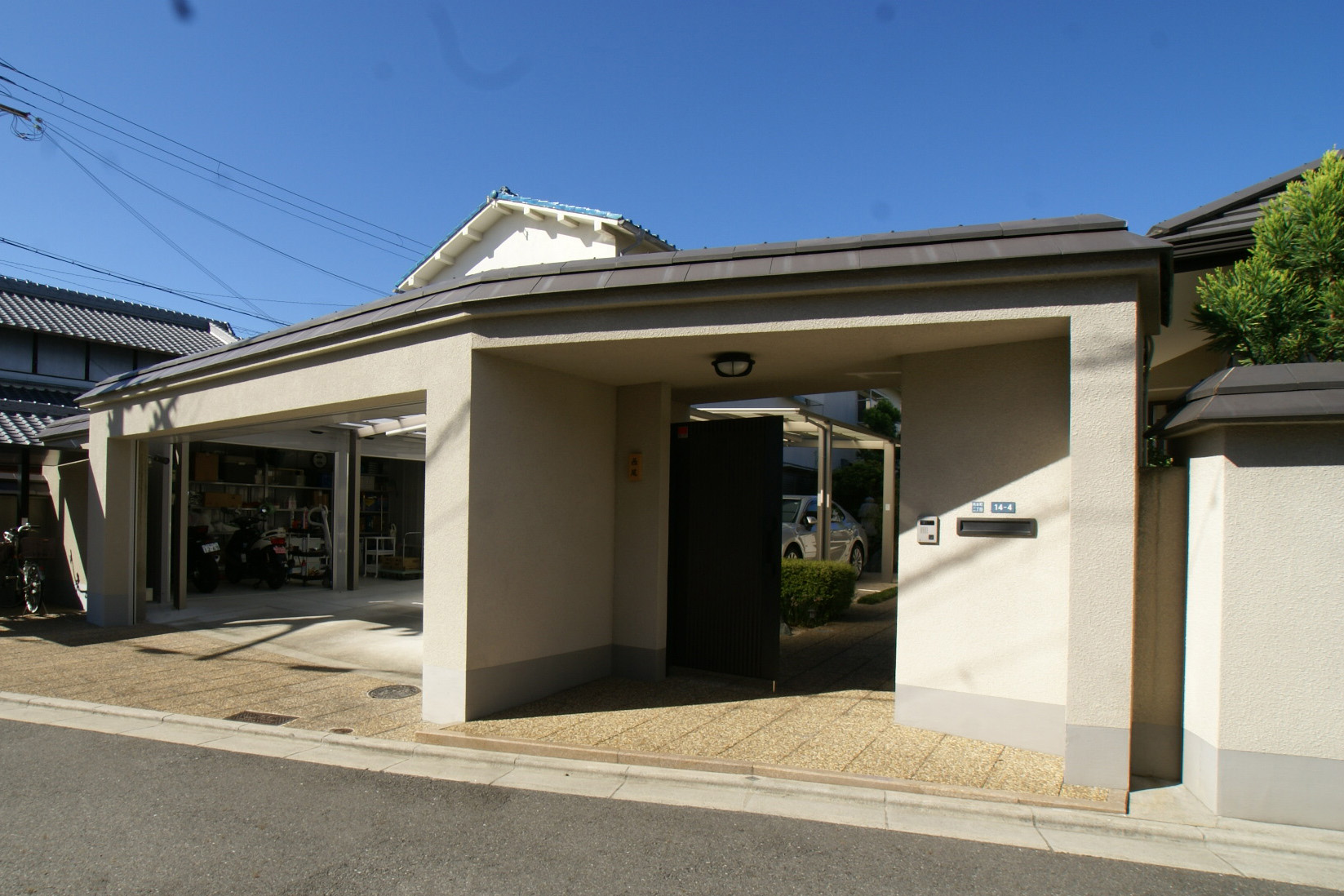 お住まいと一体化した門構え［吹田市の外構工事、造園工事］ サブ画像